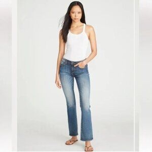 NWOT Driftwood Kelly Classic Bootcut Jeans Medium Wash Size 28